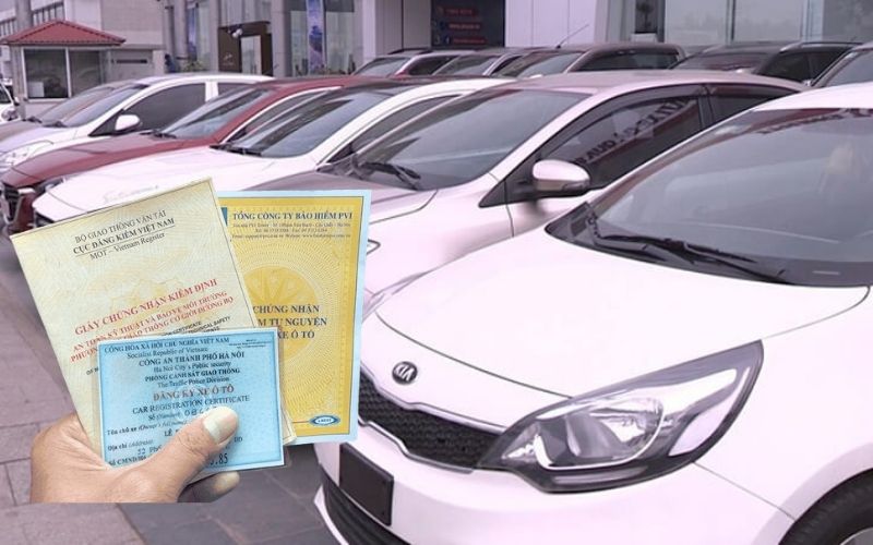 cầm cavet xe ô tô