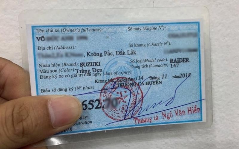 cầm đăng ký xe máy