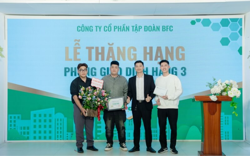 Lễ thăng hạng phòng giao dịch BFC Money