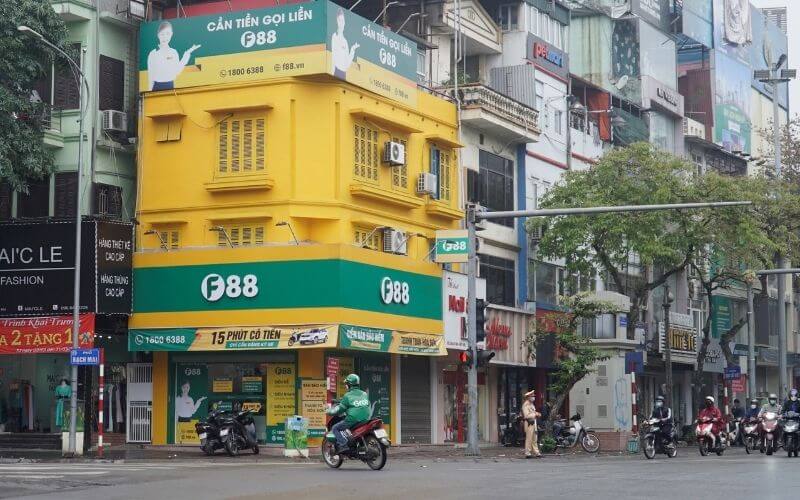 Vay F88 có giữ cavet xe không?